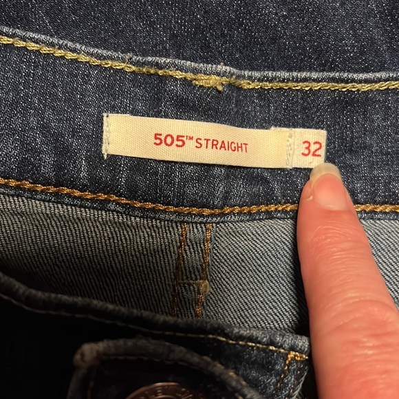 Levi’s 505 Straight Cut, Red Tag, Medium Dark Wash Jeans, Like New - Picture 10 of 13